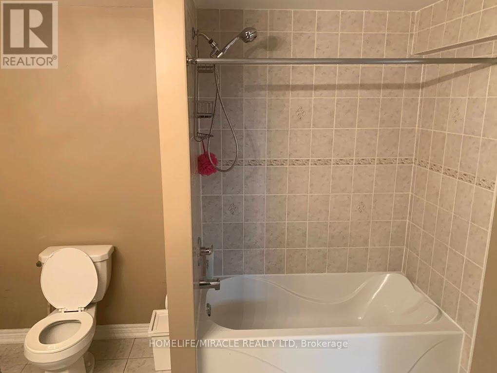 9 Ballyhaise Crescent, Brampton, Ontario  L6X 0Y2 - Photo 11 - W12438538