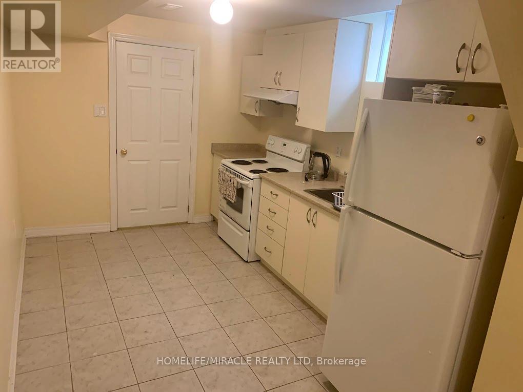 9 Ballyhaise Crescent, Brampton, Ontario  L6X 0Y2 - Photo 3 - W12438538