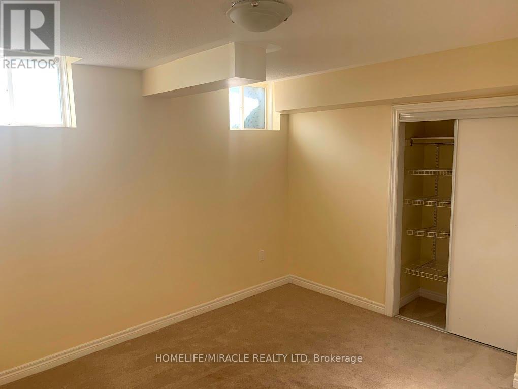 9 Ballyhaise Crescent, Brampton, Ontario  L6X 0Y2 - Photo 8 - W12438538