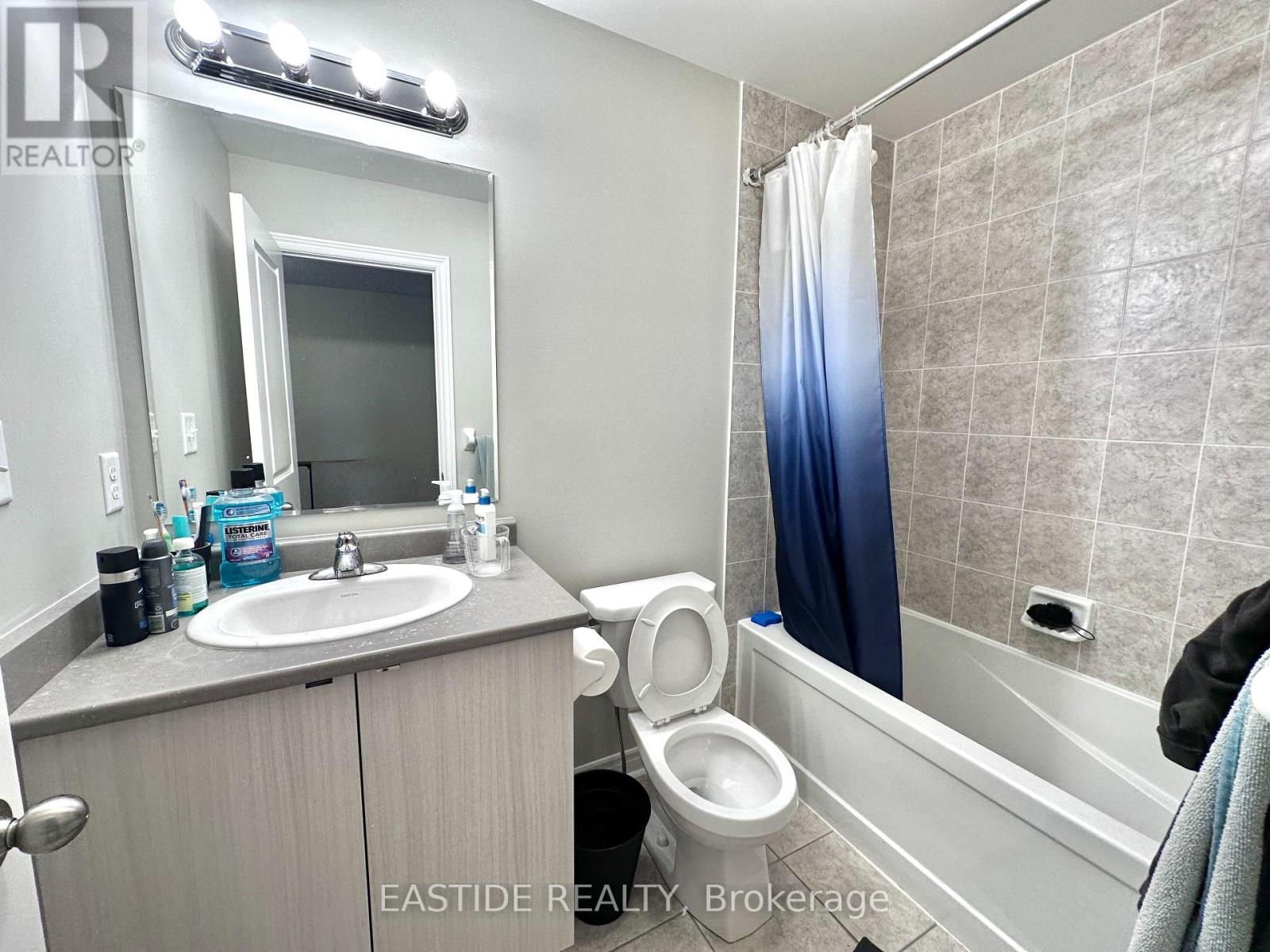 57 Benhurst Crescent, Brampton, Ontario  L7A 0B7 - Photo 9 - W12438550