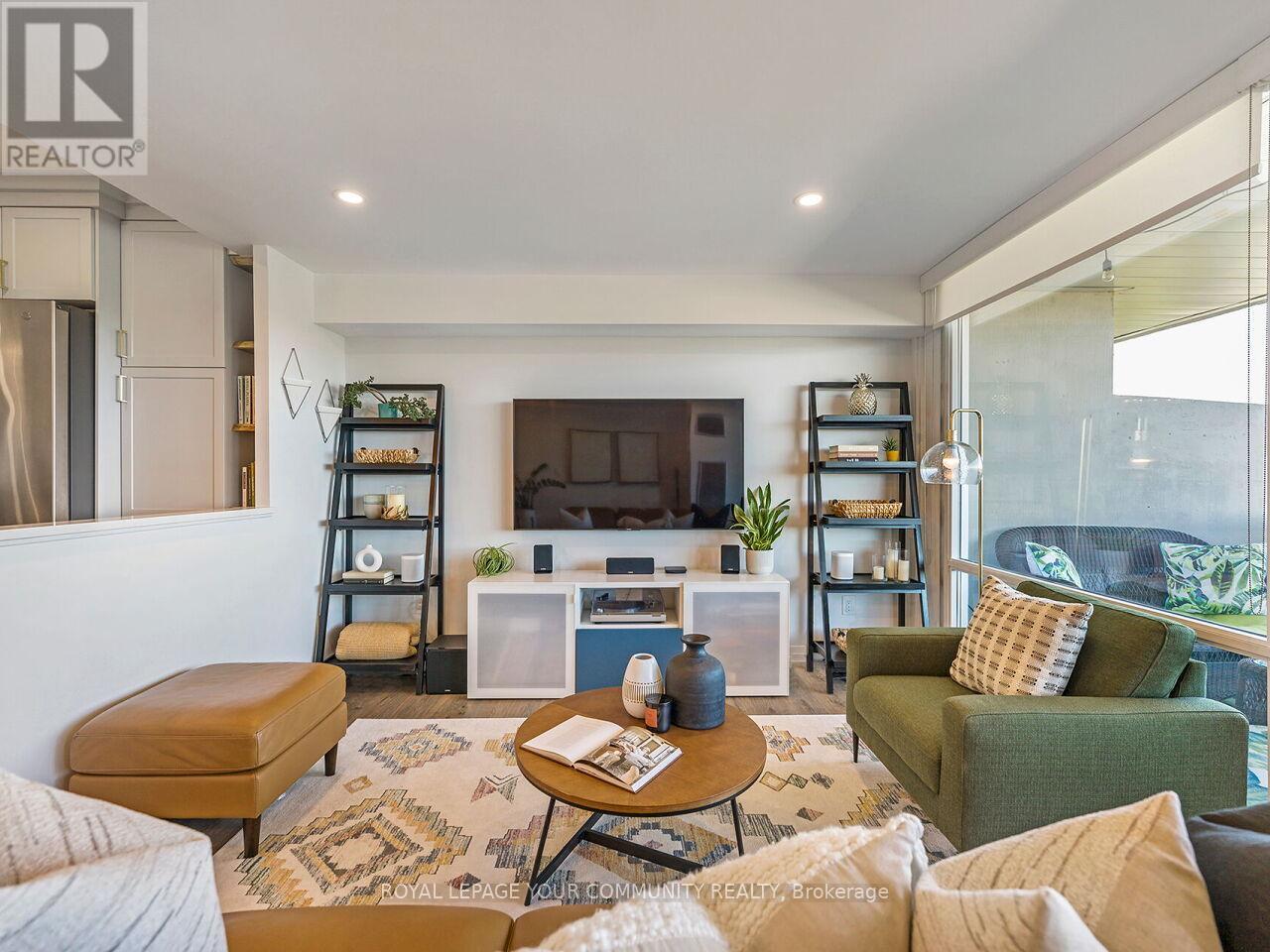 2012 - 270 Scarlett Road, Toronto, Ontario  M6N 4X7 - Photo 14 - W12438559
