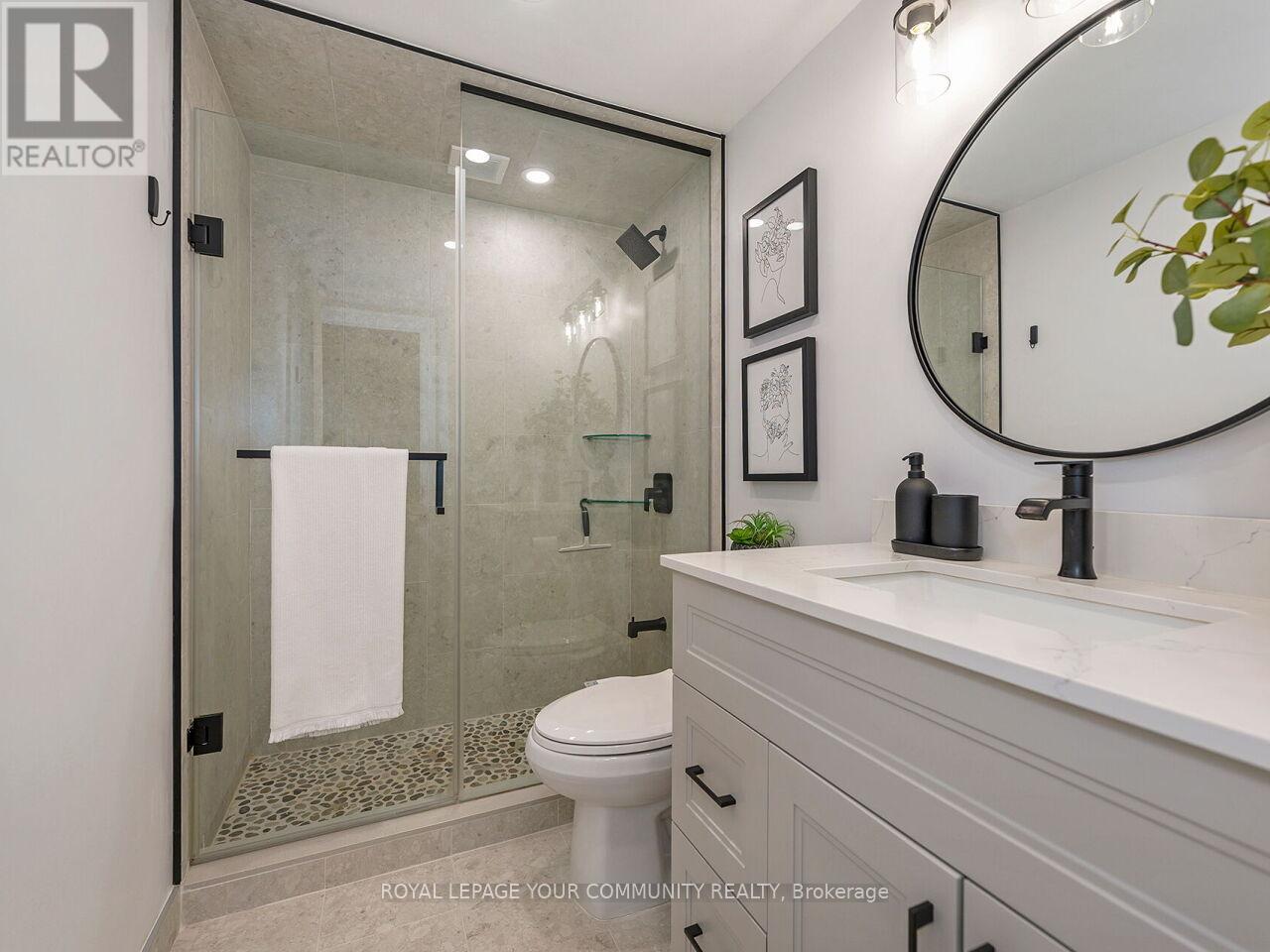 2012 - 270 Scarlett Road, Toronto, Ontario  M6N 4X7 - Photo 21 - W12438559