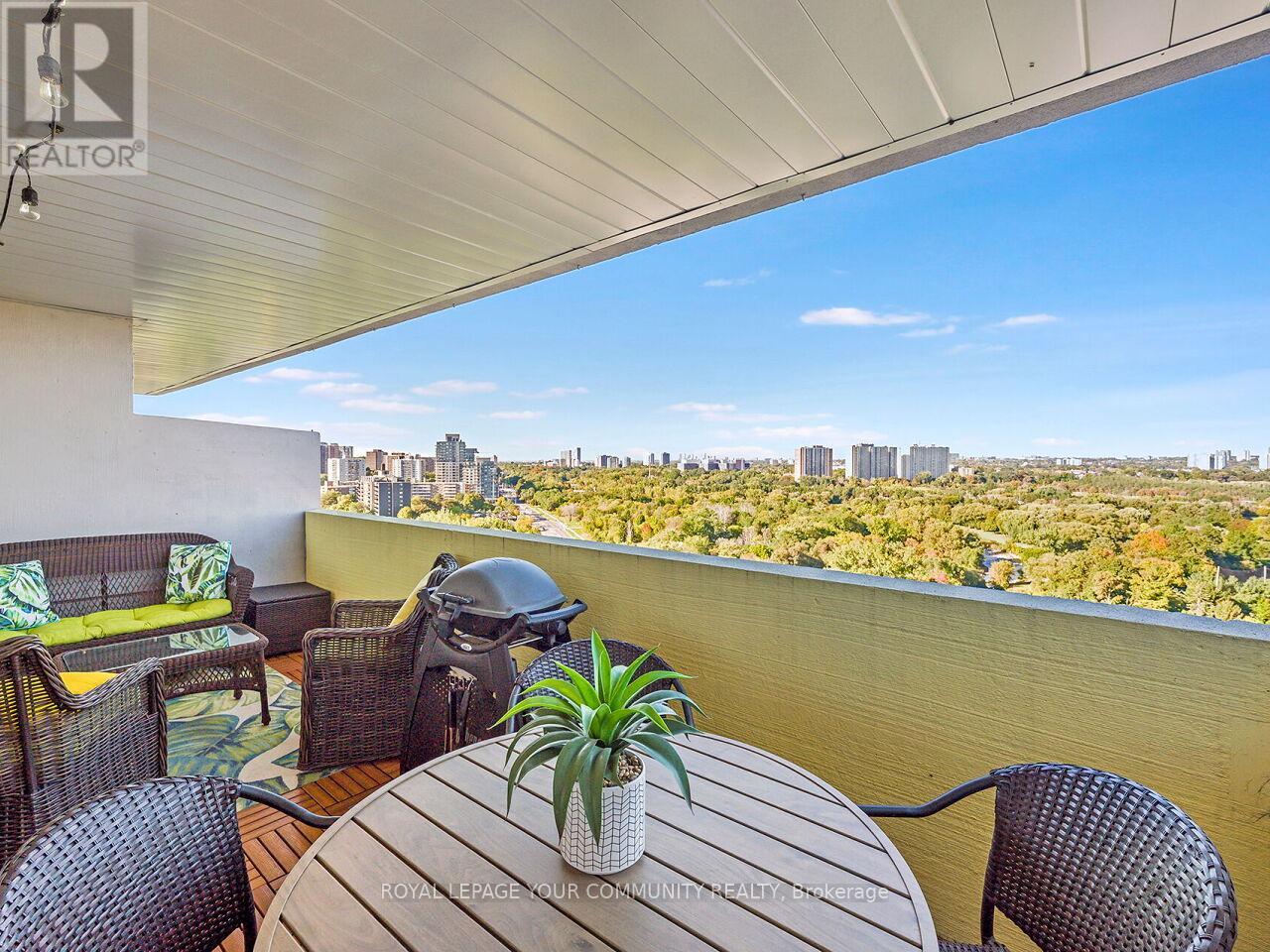 2012 - 270 Scarlett Road, Toronto, Ontario  M6N 4X7 - Photo 27 - W12438559