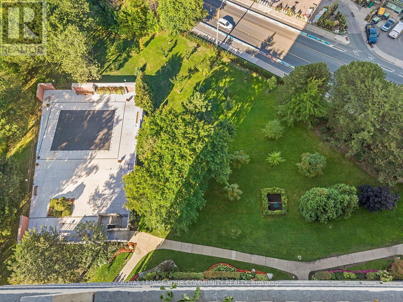2012 - 270 Scarlett Road, Toronto, Ontario  M6N 4X7 - Photo 32 - W12438559