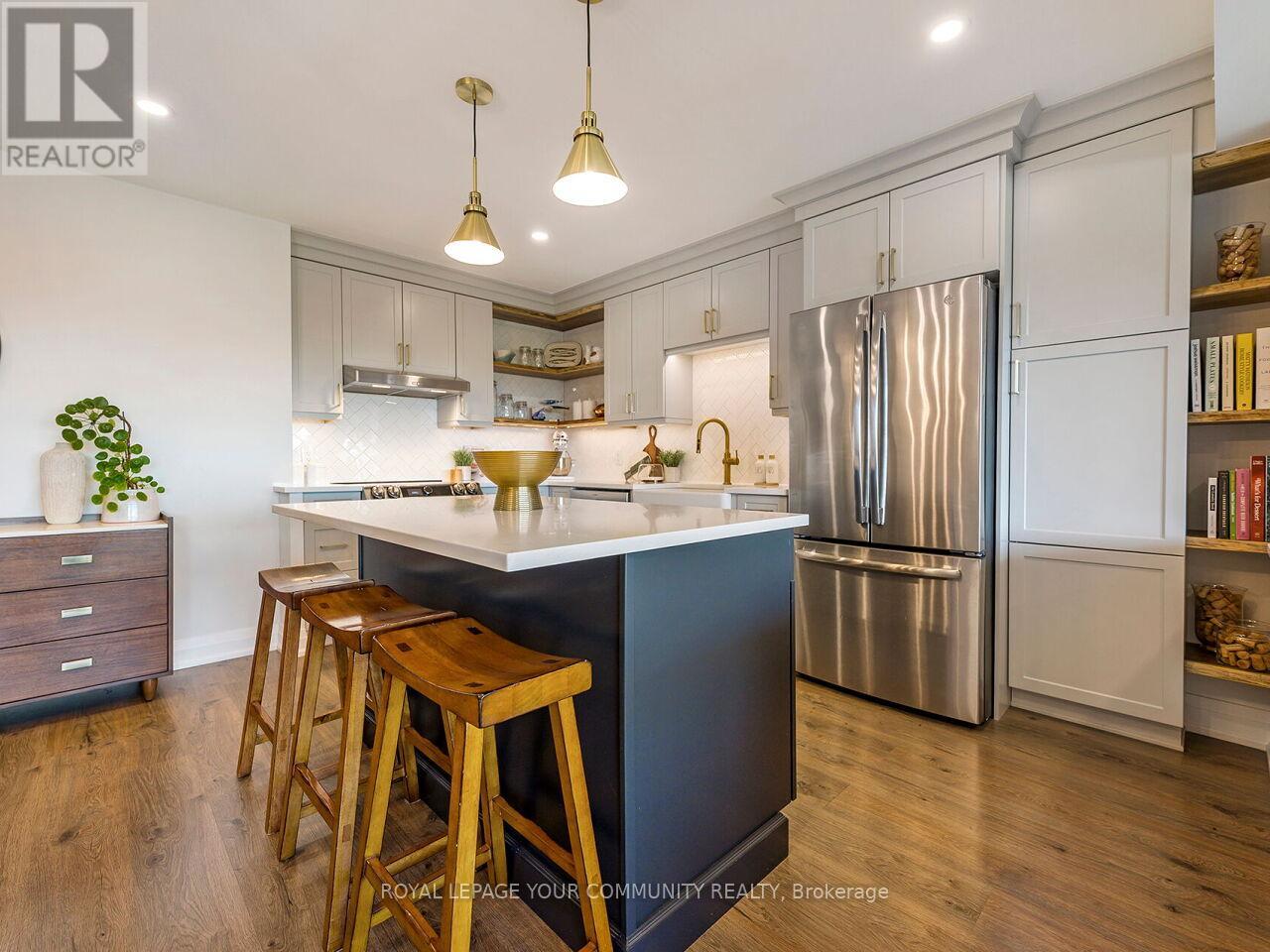 2012 - 270 Scarlett Road, Toronto, Ontario  M6N 4X7 - Photo 8 - W12438559