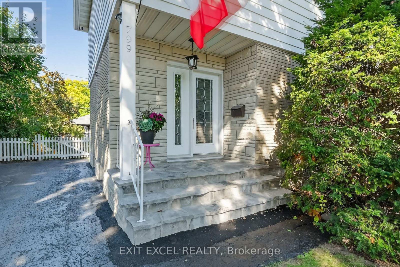 799 Quinlan Road, Ottawa, Ontario  K1G 1R8 - Photo 2 - X12438574