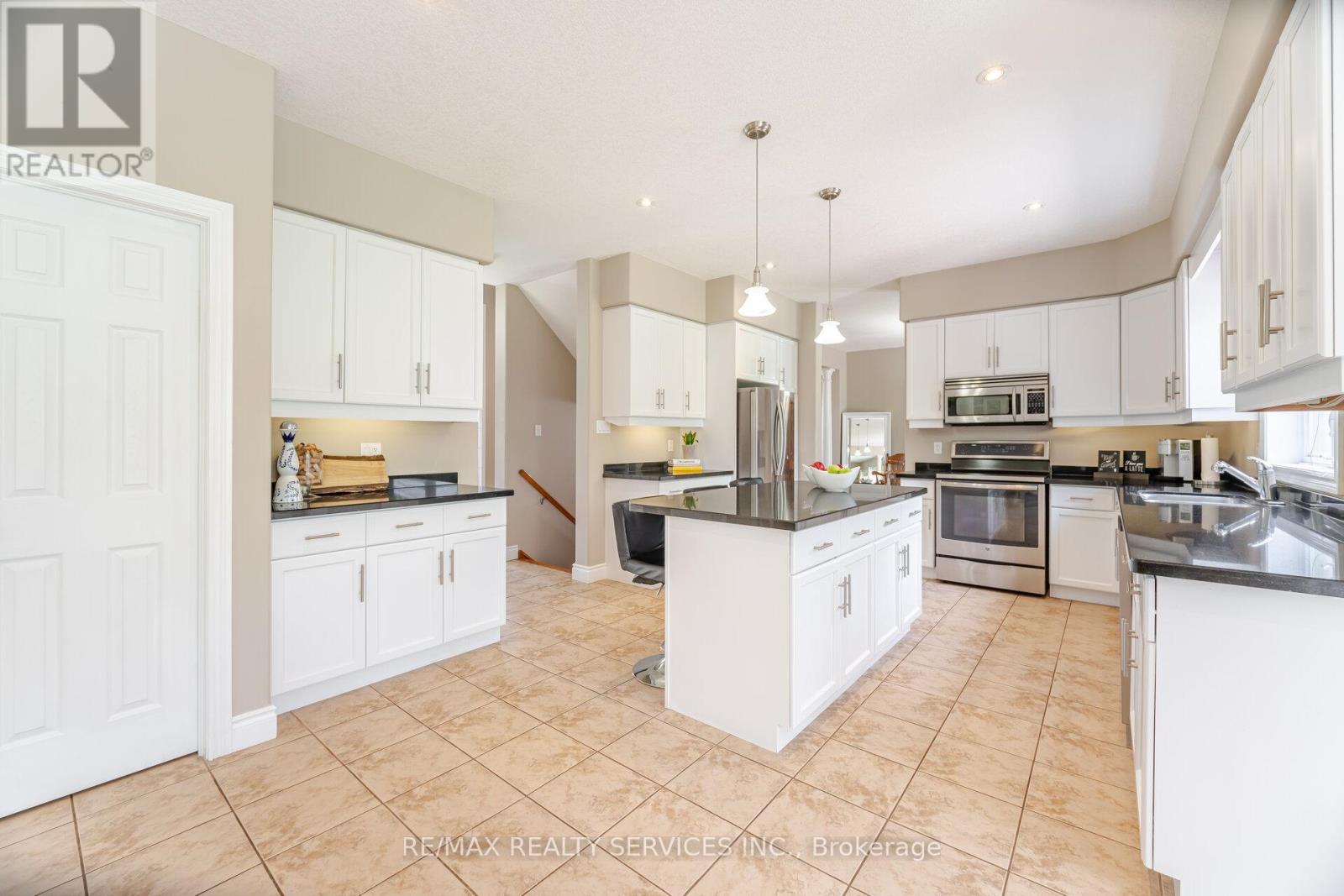 24 Brookhaven Crescent, East Garafraxa, Ontario  L9W 7L9 - Photo 14 - X12438466
