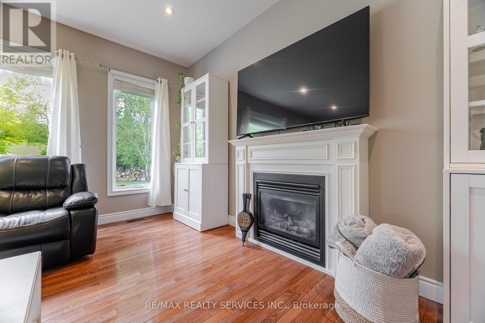 24 Brookhaven Crescent, East Garafraxa, Ontario  L9W 7L9 - Photo 17 - X12438466