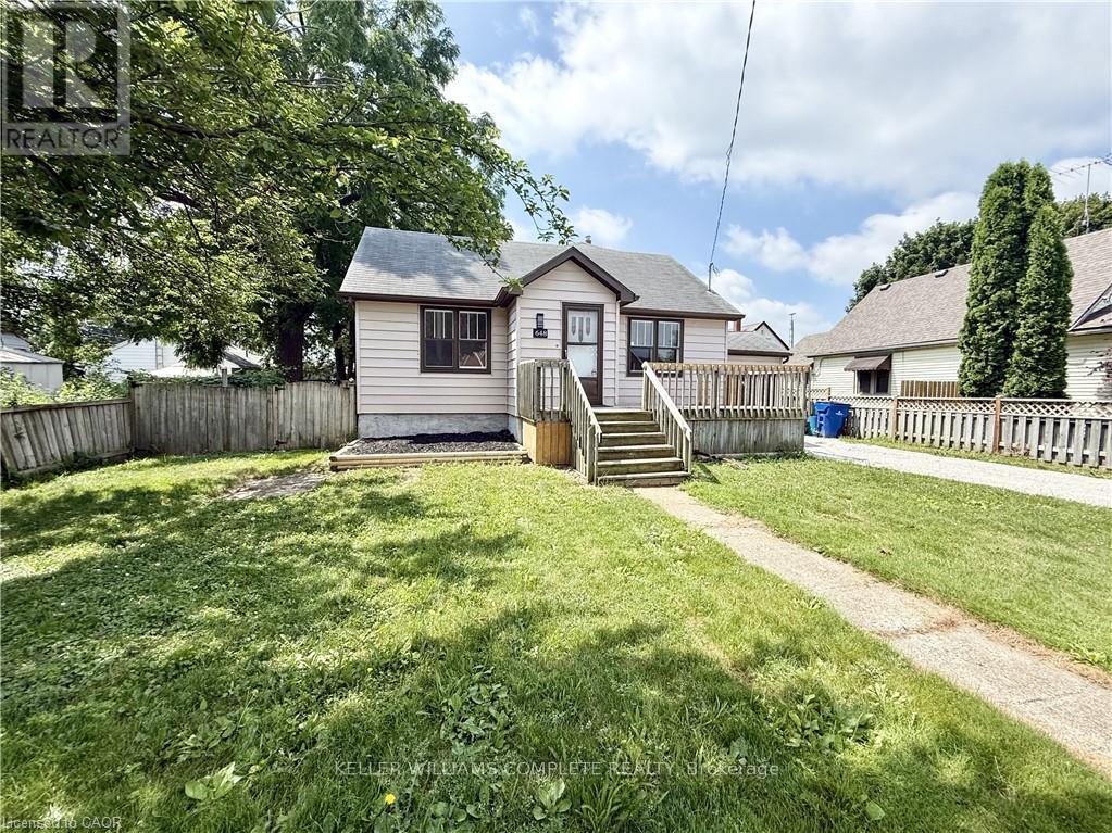 648 Wallace Street, Chatham-Kent, Ontario  N8A 1K5 - Photo 2 - X12438503