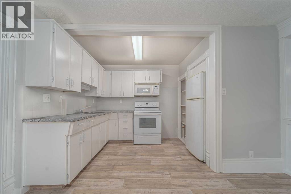 730 17 Street N, Lethbridge, Alberta  T1H 3E1 - Photo 7 - A2257807