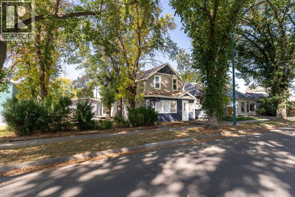 730 17 Street N, Lethbridge, Alberta  T1H 3E1 - Photo 2 - A2257807