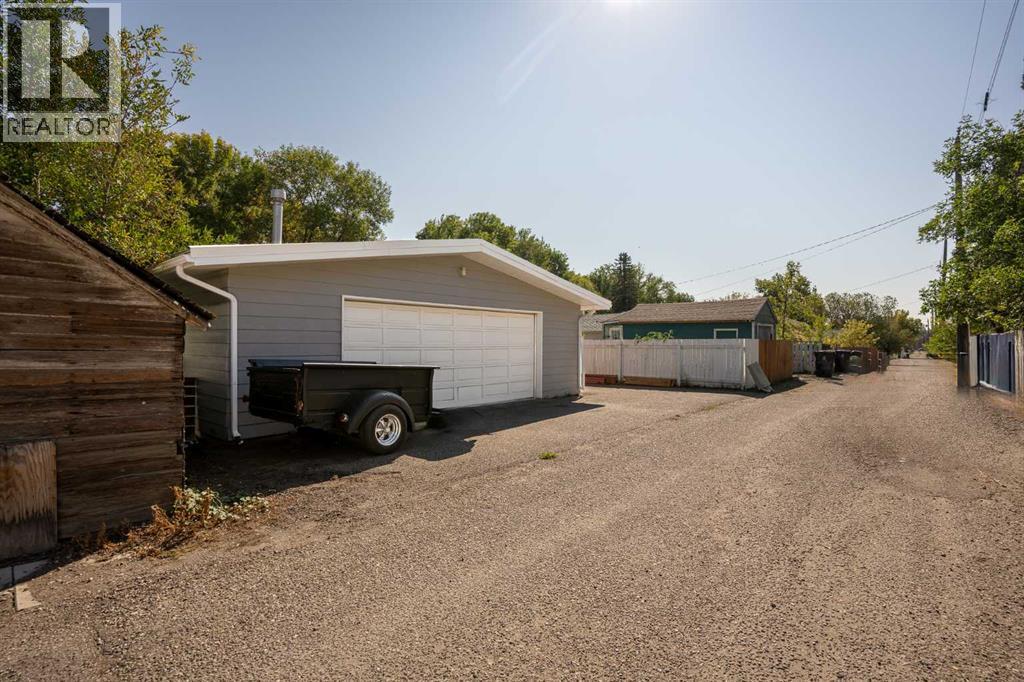 730 17 Street N, Lethbridge, Alberta  T1H 3E1 - Photo 34 - A2257807