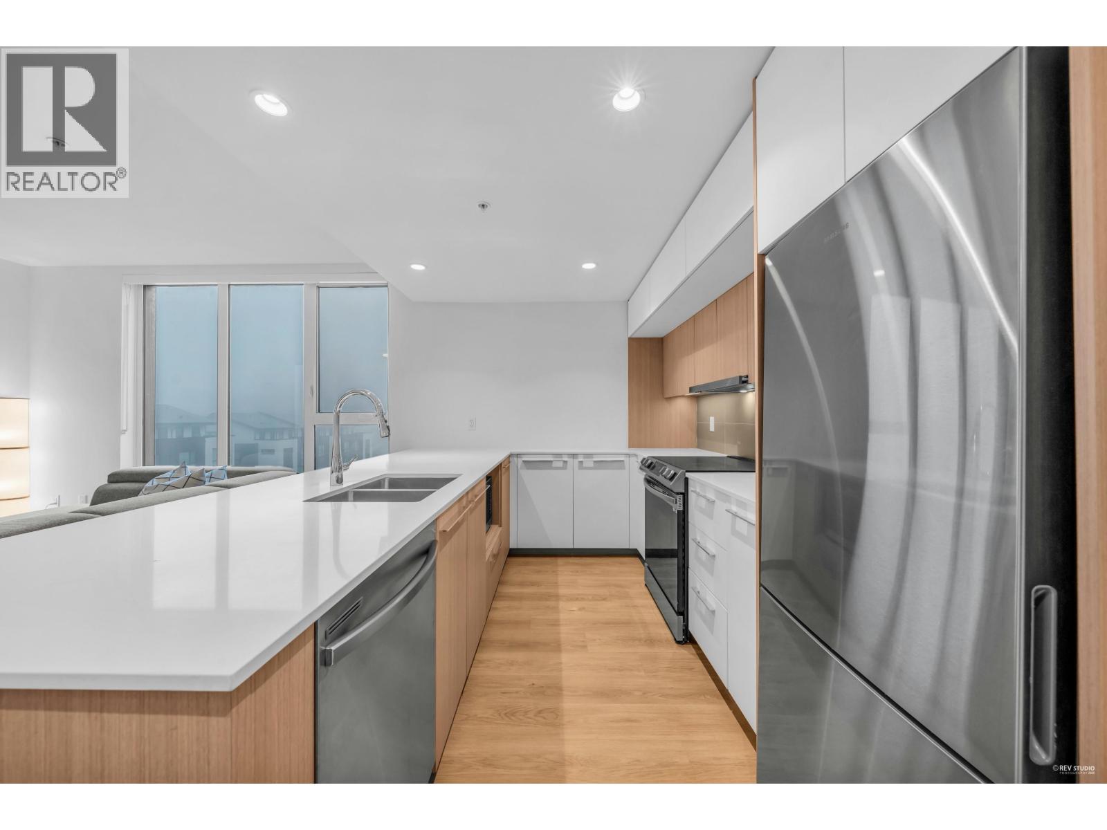 403 9888 University Crescent, Burnaby, British Columbia  V5A 0G4 - Photo 3 - R3054139