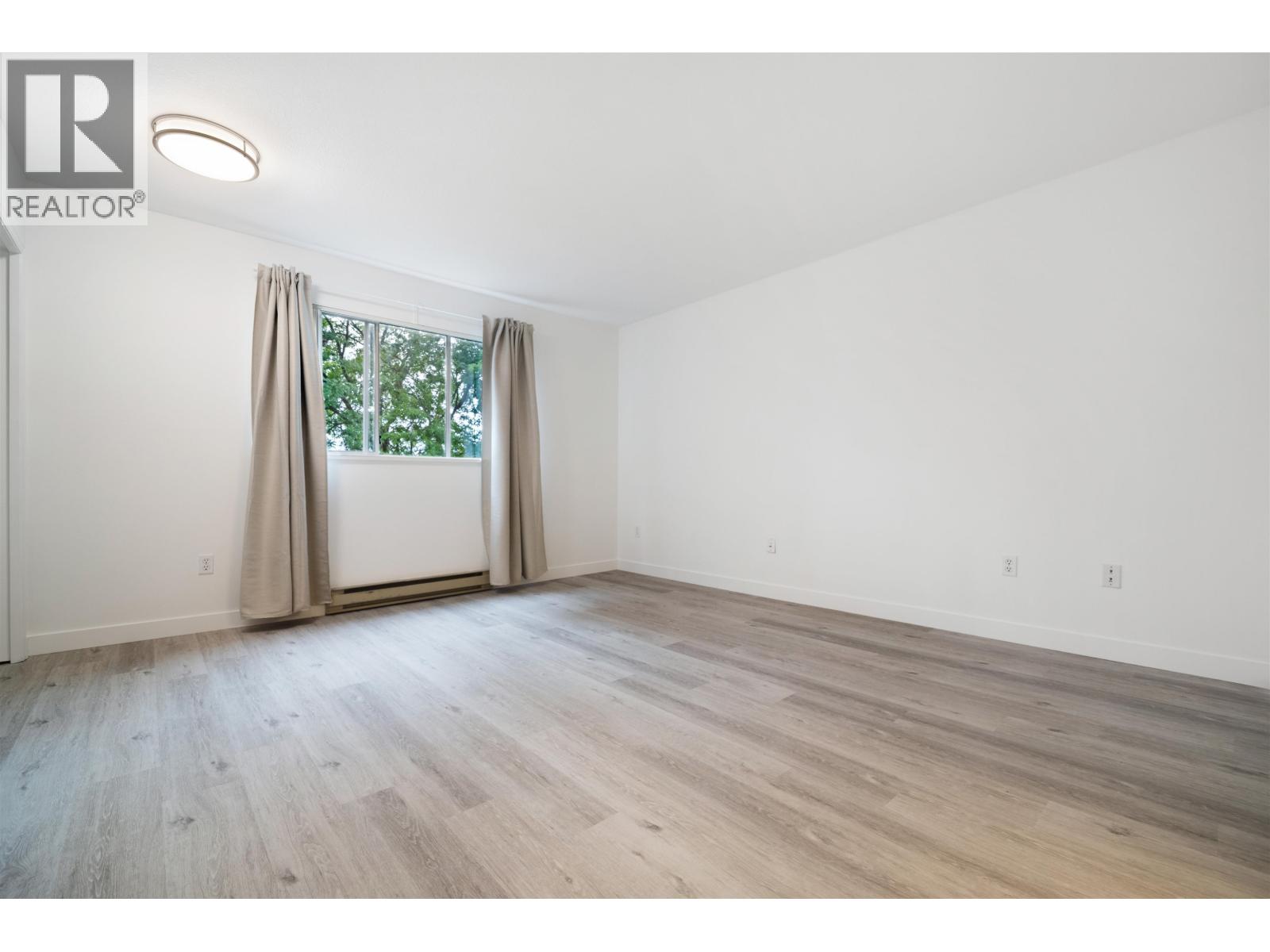 205 5565 Inman Avenue, Burnaby, British Columbia  V5H 2M2 - Photo 11 - R3054146