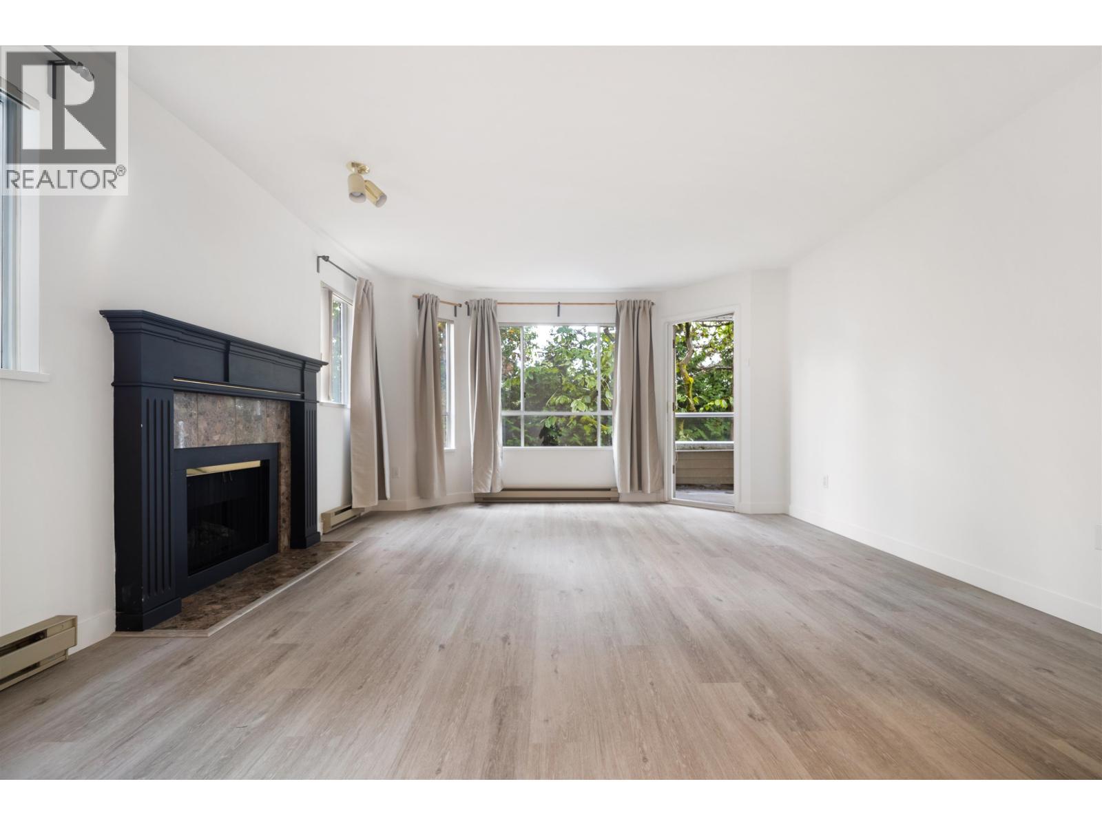 205 5565 Inman Avenue, Burnaby, British Columbia  V5H 2M2 - Photo 4 - R3054146