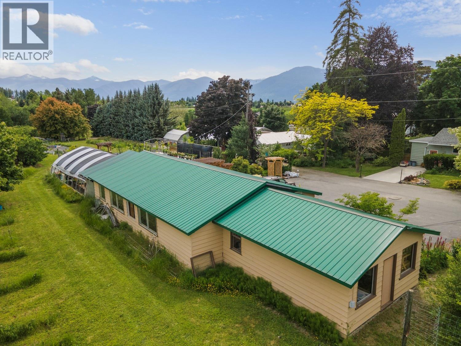 2915 3 Highway, Creston, British Columbia  V0B 1G1 - Photo 3 - 10364282