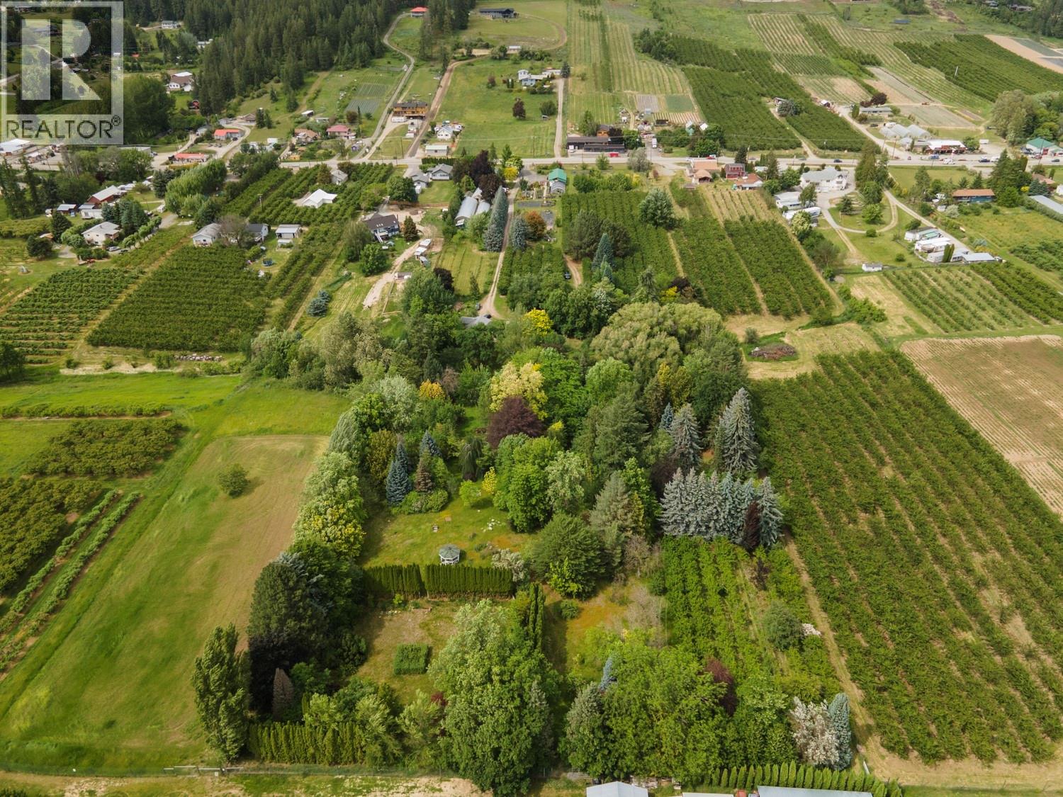 2915 3 Highway, Creston, British Columbia  V0B 1G1 - Photo 1 - 10364282