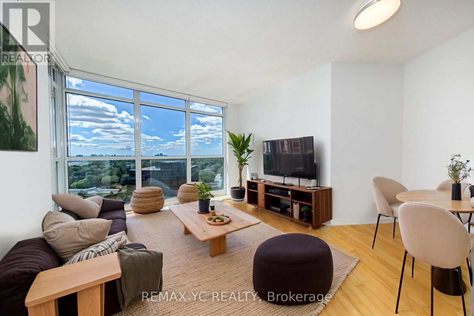 1605 - 28 HARRISON GARDEN BOULEVARD, Toronto, Ontario