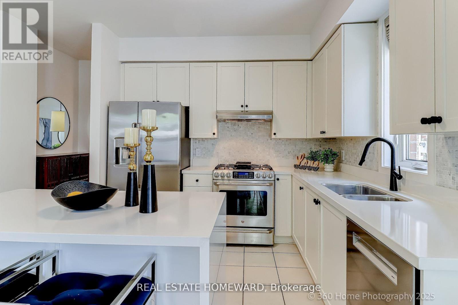 76 Whistle Post Street, Toronto, Ontario  M4E 3W8 - Photo 8 - E12427280