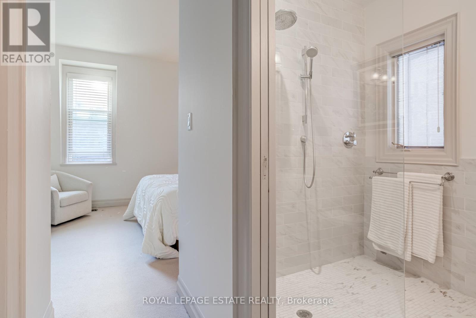 5 Woodstock Place, Toronto, Ontario  M4X 1T7 - Photo 25 - C12438599