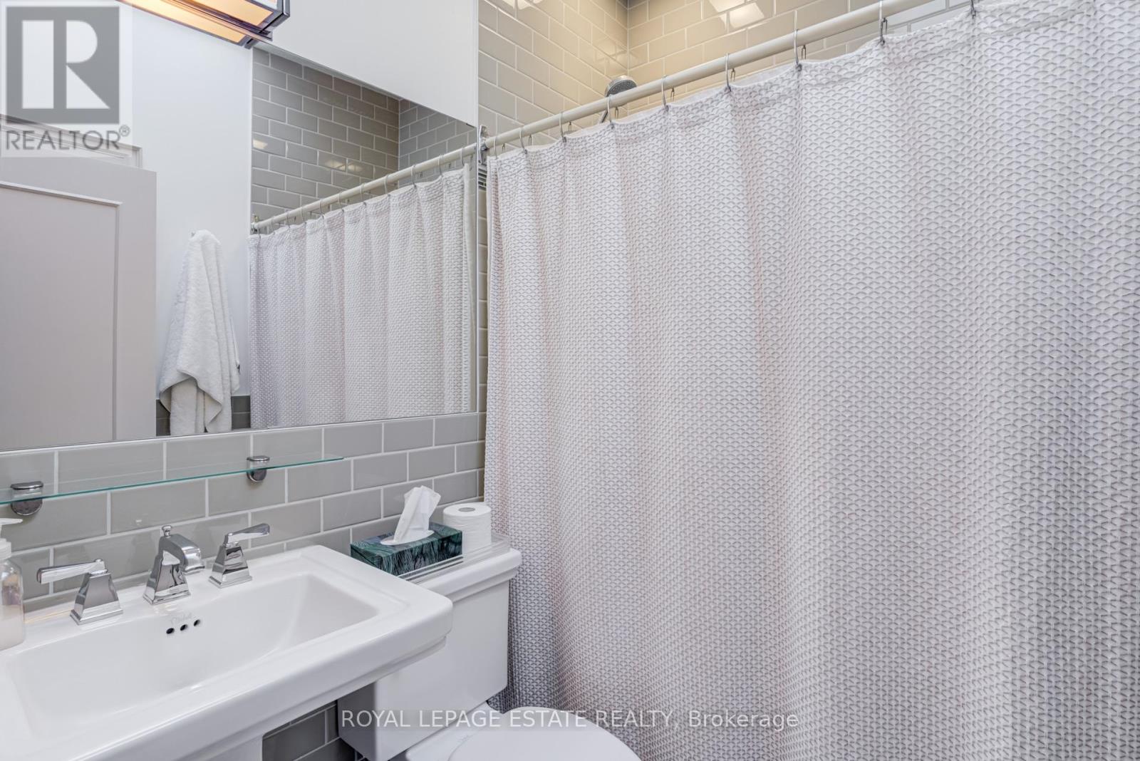 5 Woodstock Place, Toronto, Ontario  M4X 1T7 - Photo 36 - C12438599
