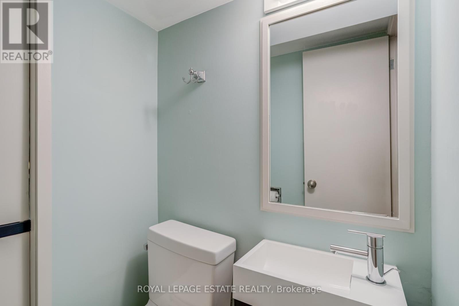 5 Woodstock Place, Toronto, Ontario  M4X 1T7 - Photo 43 - C12438599