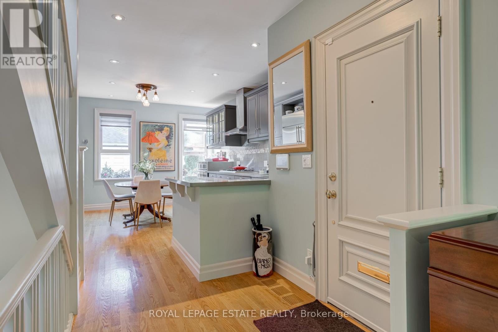 5 Woodstock Place, Toronto, Ontario  M4X 1T7 - Photo 5 - C12438599