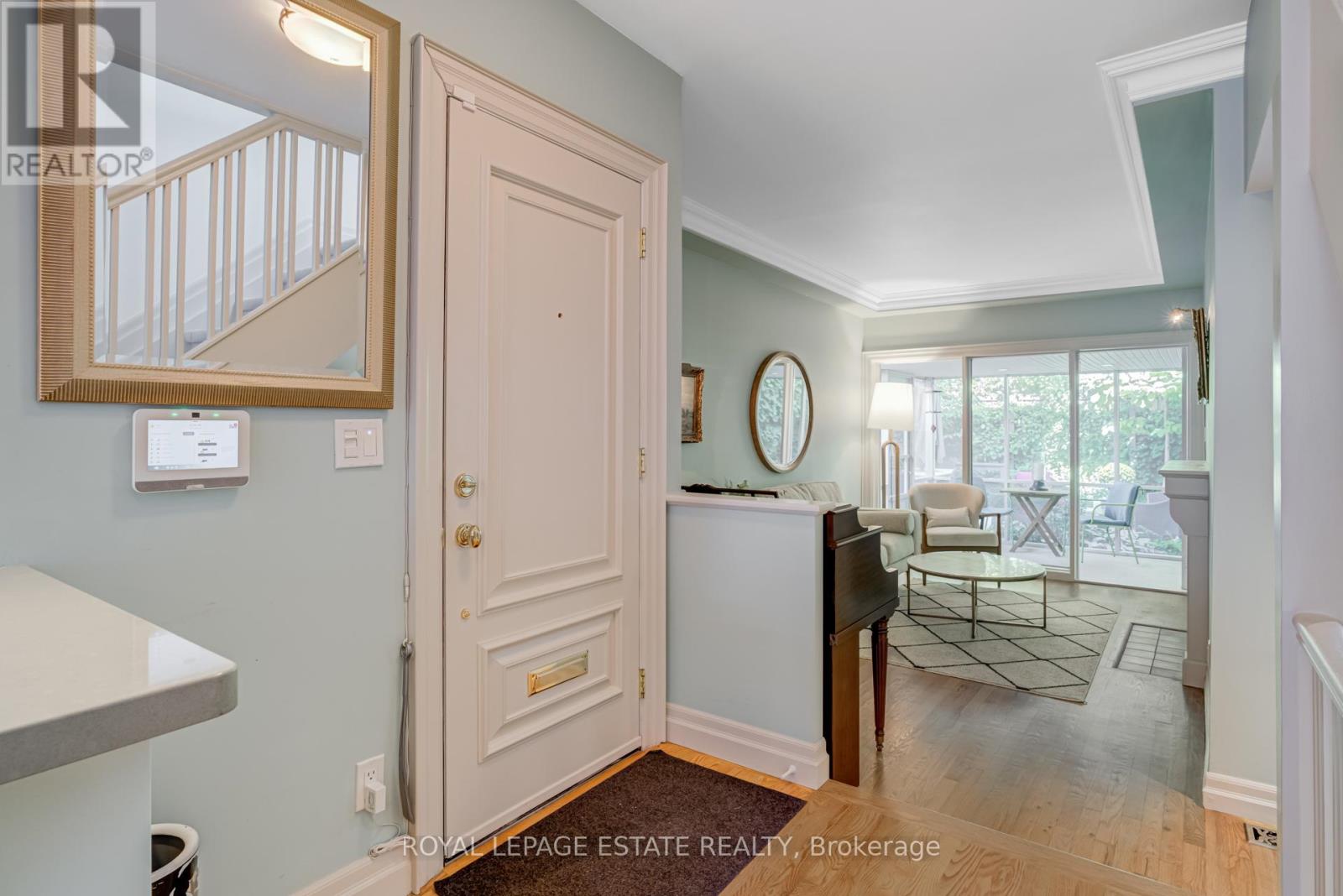 5 Woodstock Place, Toronto, Ontario  M4X 1T7 - Photo 6 - C12438599
