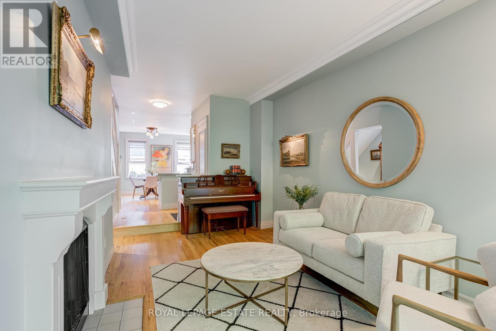 5 Woodstock Place, Toronto, Ontario  M4X 1T7 - Photo 8 - C12438599