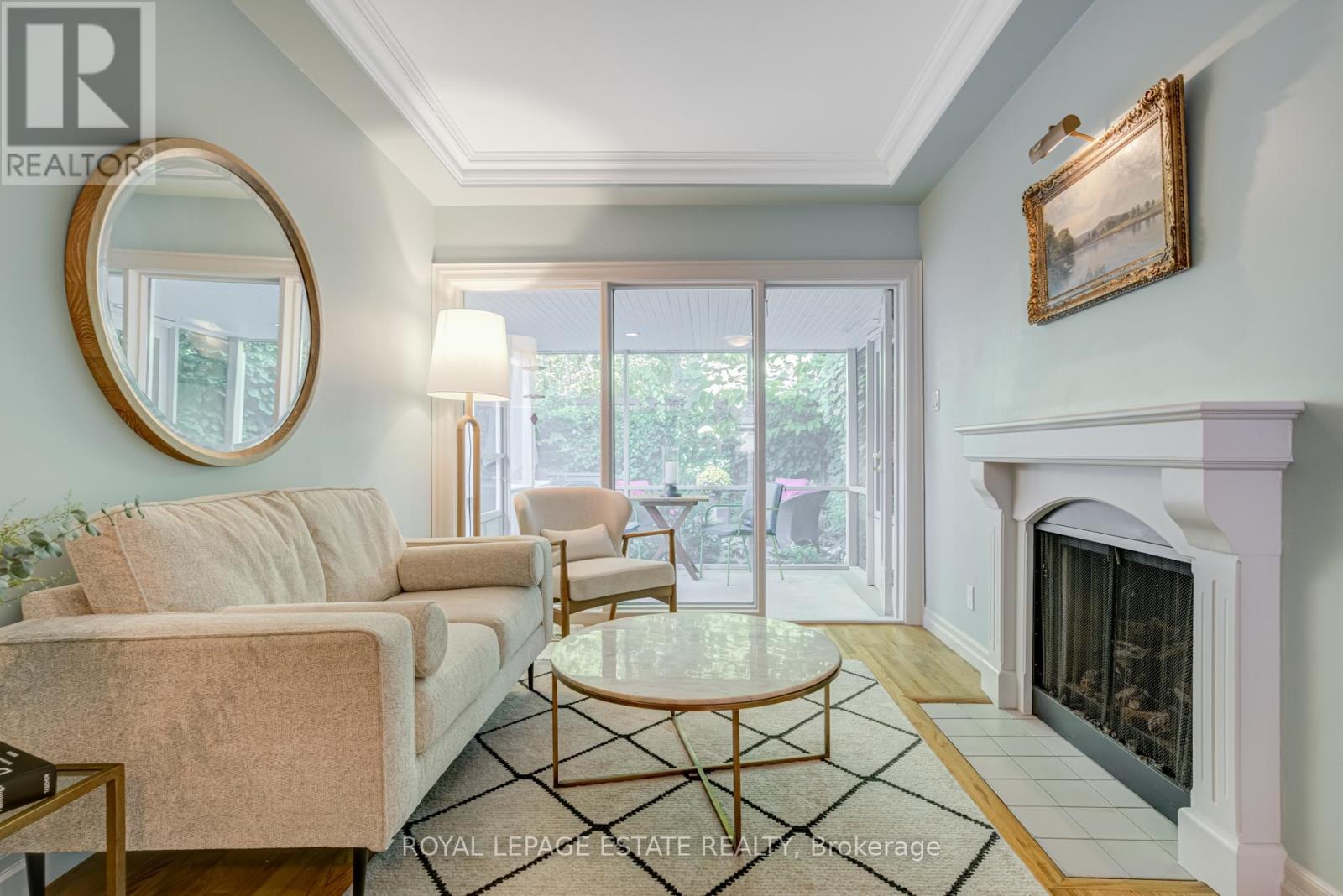 5 Woodstock Place, Toronto, Ontario  M4X 1T7 - Photo 9 - C12438599