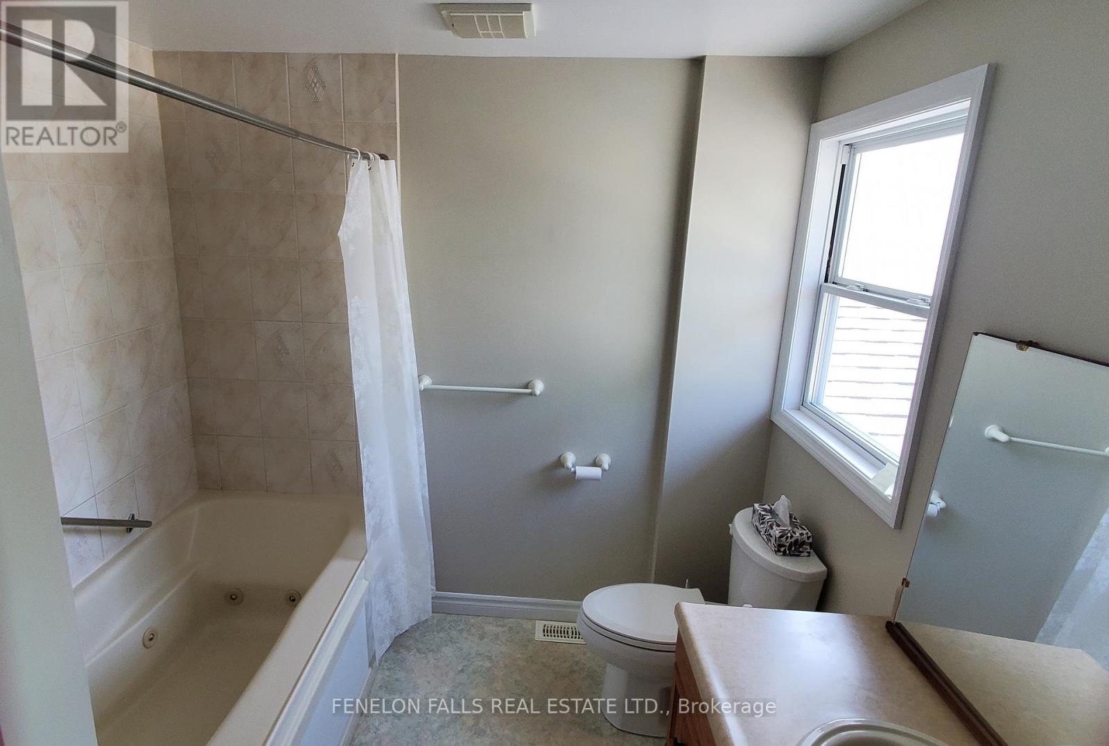 7 James Street, Kawartha Lakes, Ontario  K9V 3B3 - Photo 14 - X12437534