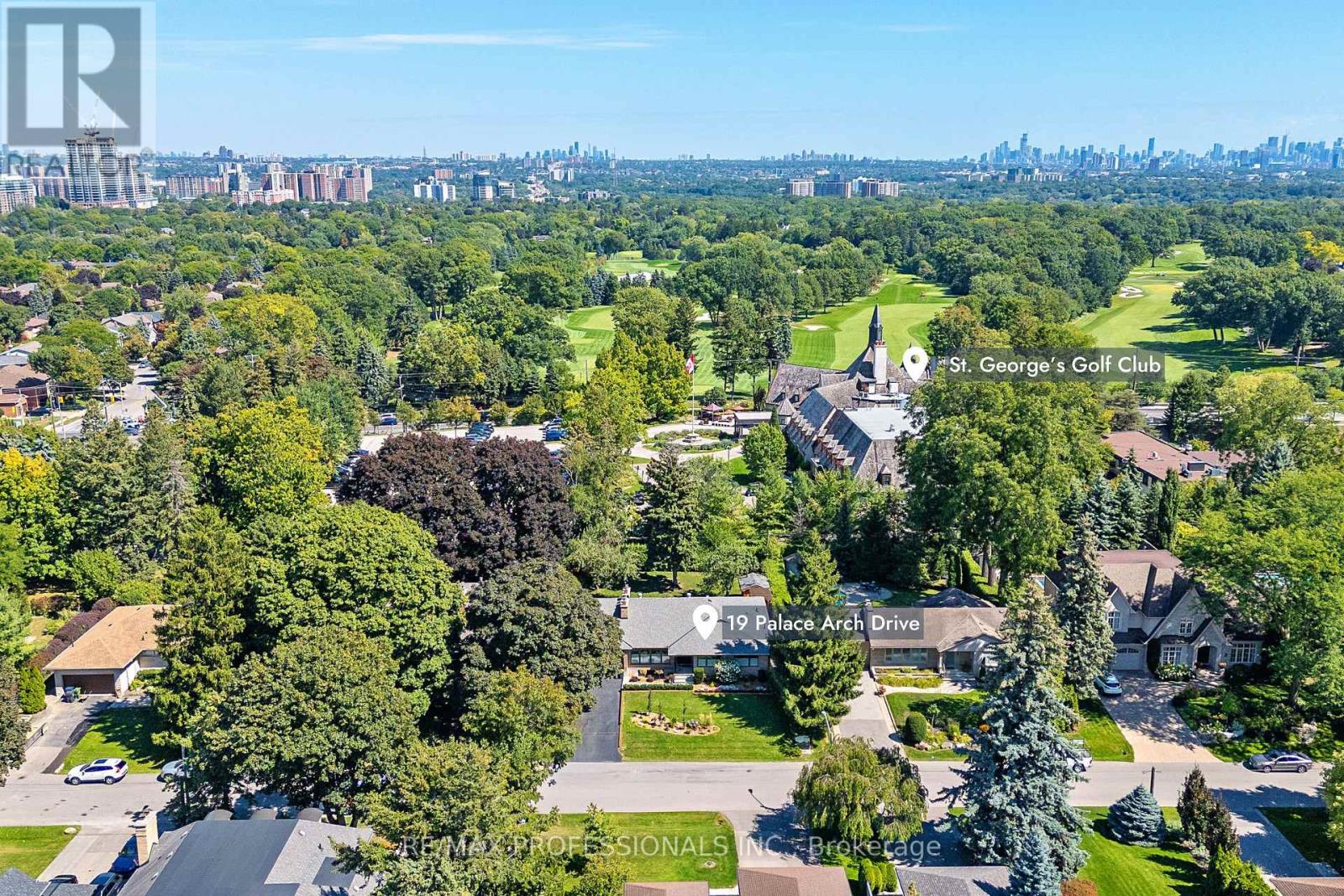 19 Palace Arch Drive, Toronto, Ontario  M9A 2R9 - Photo 49 - W12437132