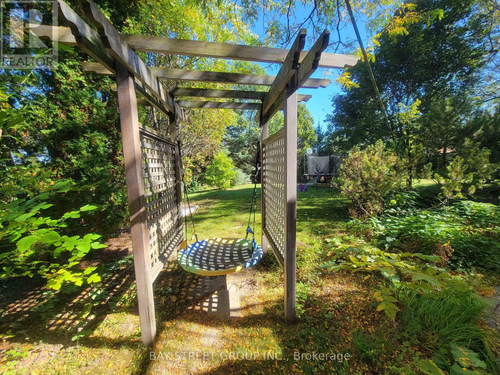 98 Brookeview Drive, Aurora (Aurora Highlands), Ontario  L4G 6R5 - Photo 9 - N12438393