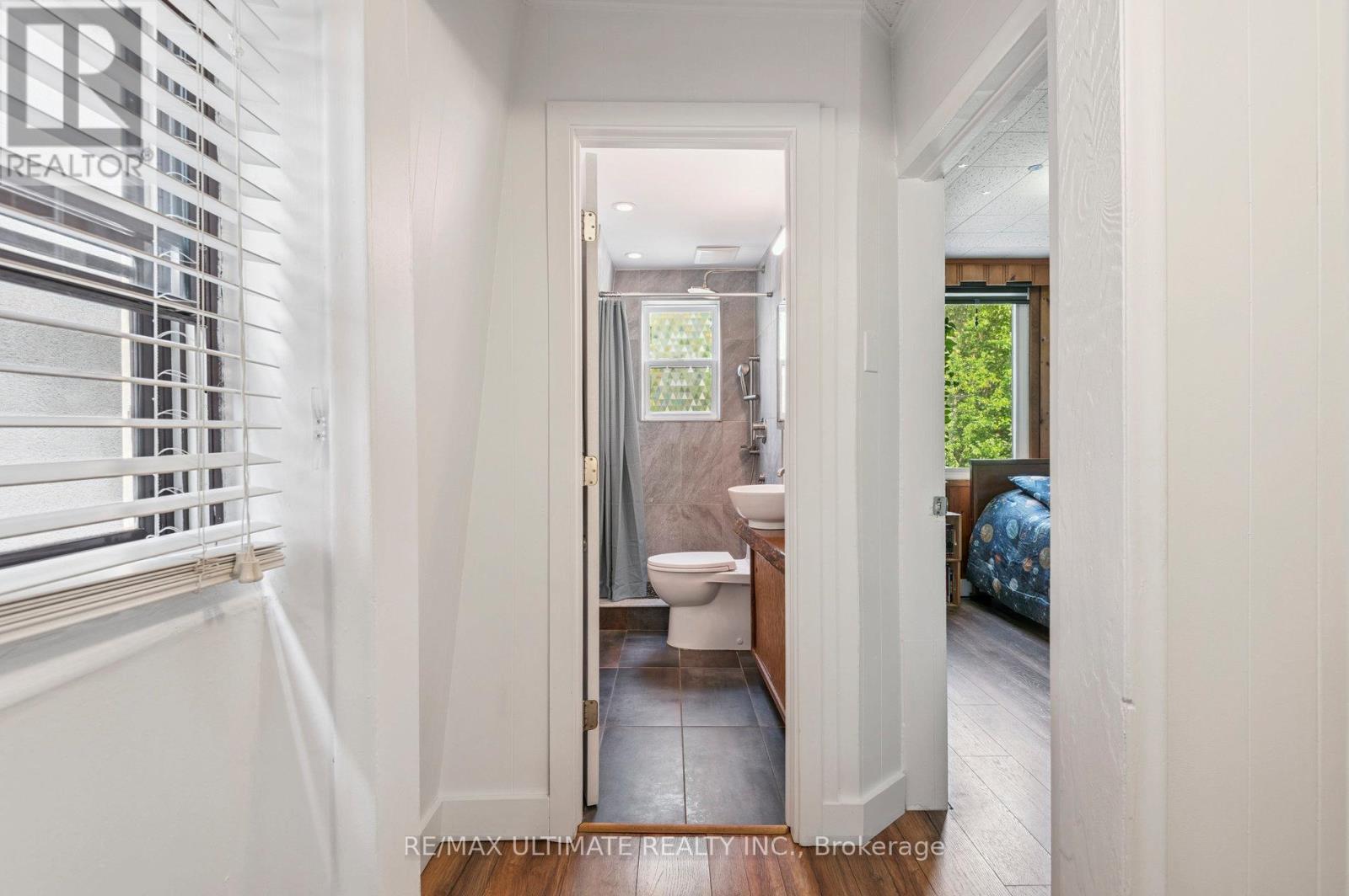 315 Cedarvale Avenue, Toronto, Ontario  M4C 4K3 - Photo 26 - E12438603