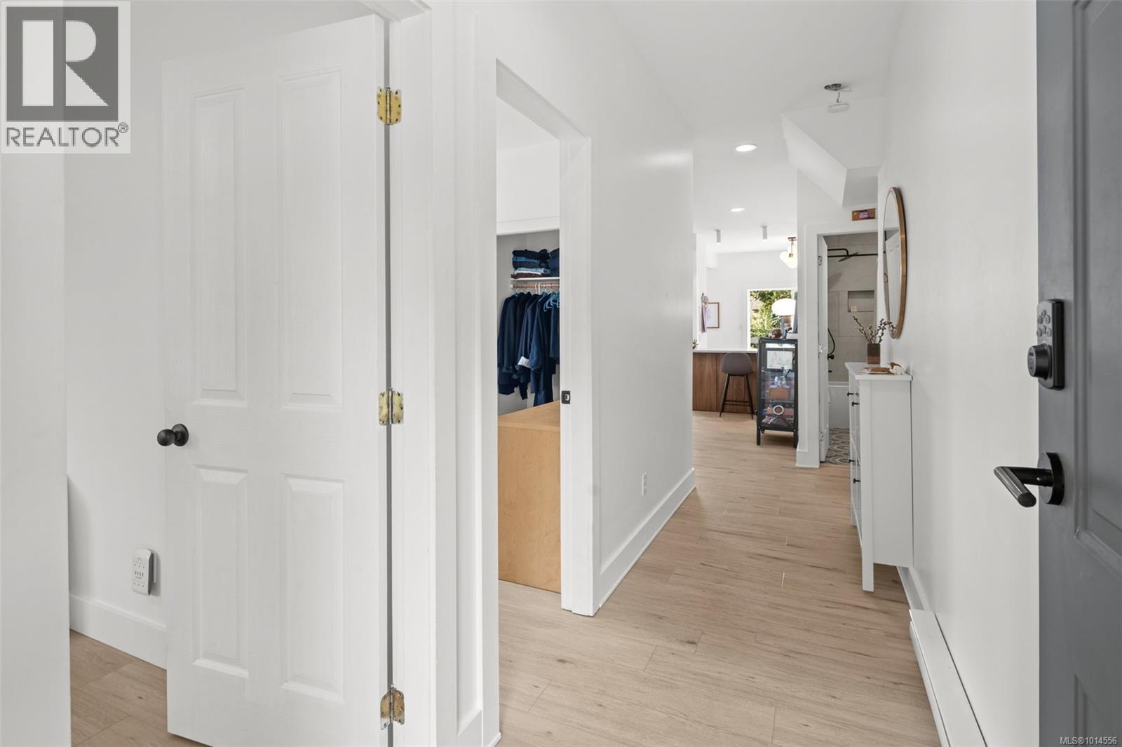 914/916 Russell St, Victoria, British Columbia  V9A 3K9 - Photo 18 - 1014556