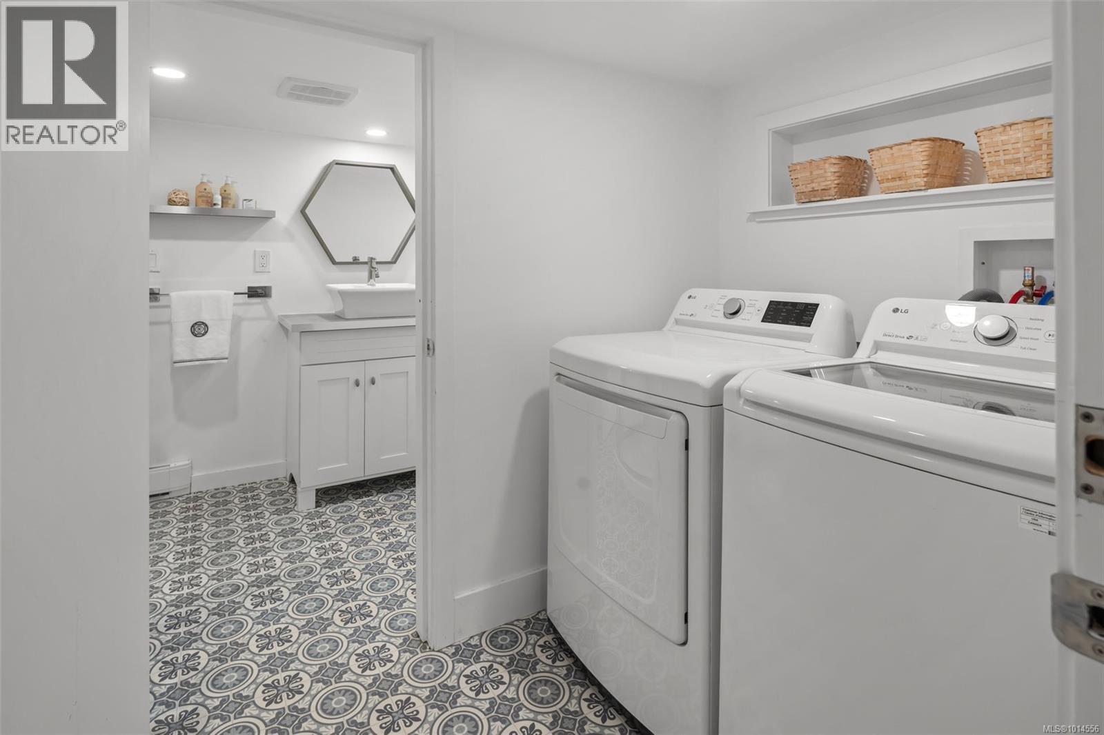 914/916 Russell St, Victoria, British Columbia  V9A 3K9 - Photo 29 - 1014556