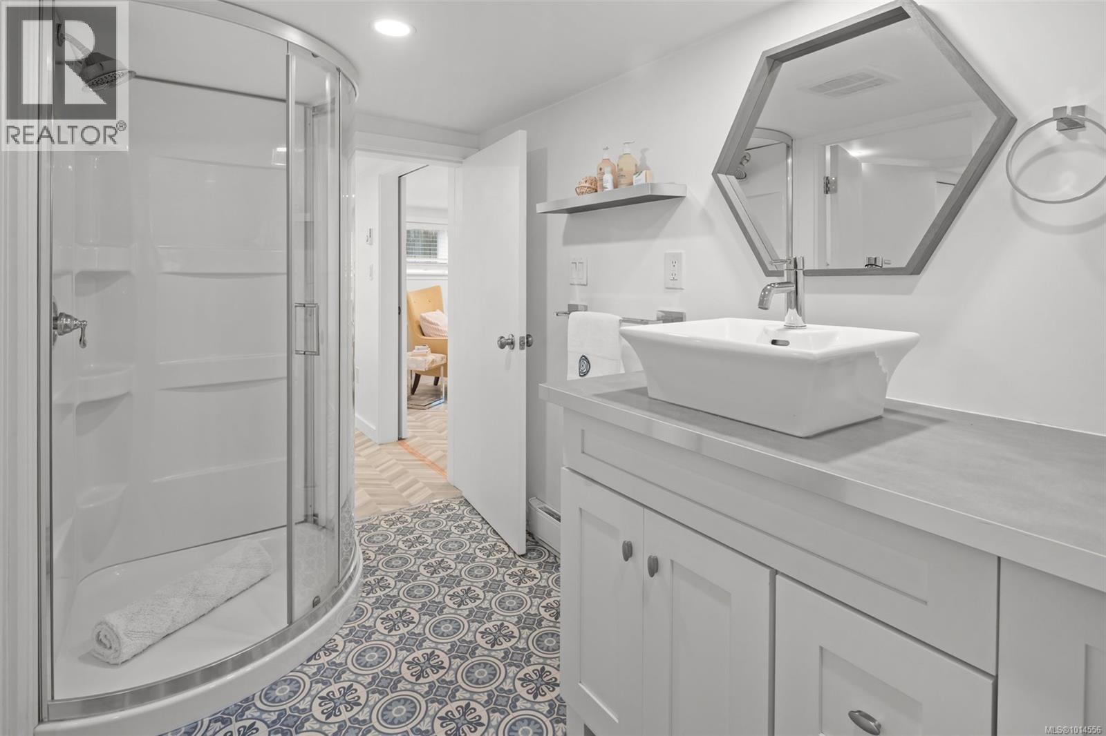 914/916 Russell St, Victoria, British Columbia  V9A 3K9 - Photo 31 - 1014556