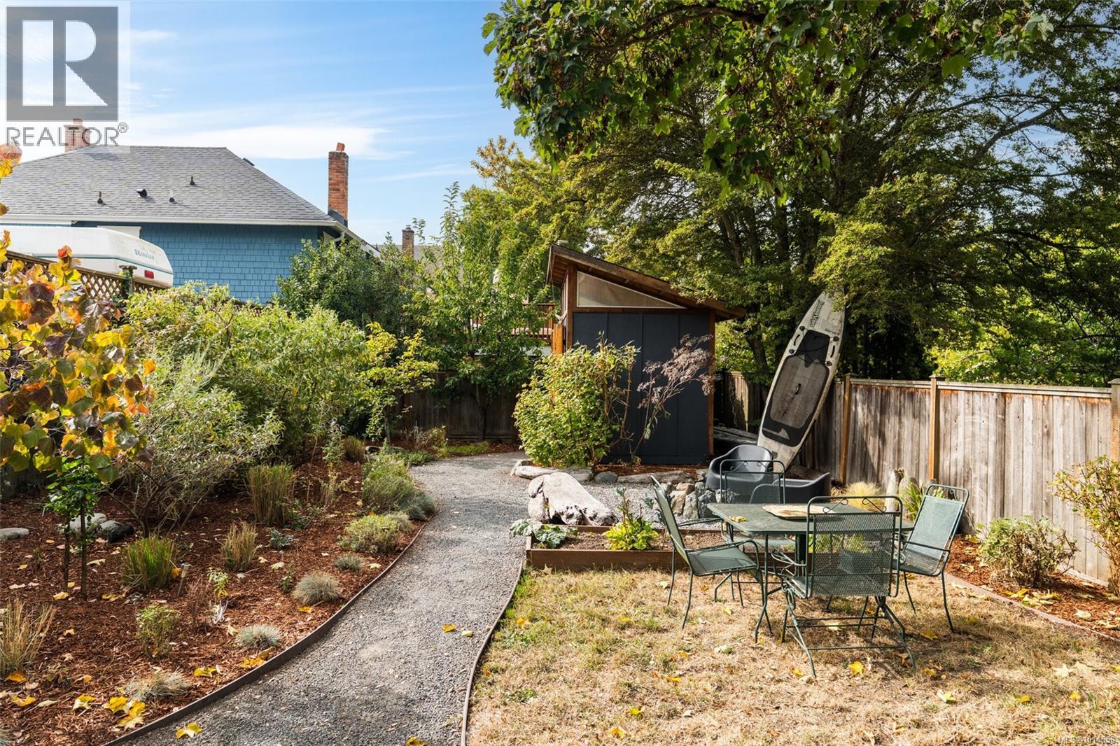 914/916 Russell St, Victoria, British Columbia  V9A 3K9 - Photo 40 - 1014556