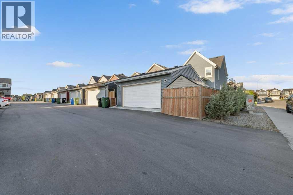 103 Masters Manor Se, Calgary, Alberta  T3M 2R4 - Photo 33 - A2254294