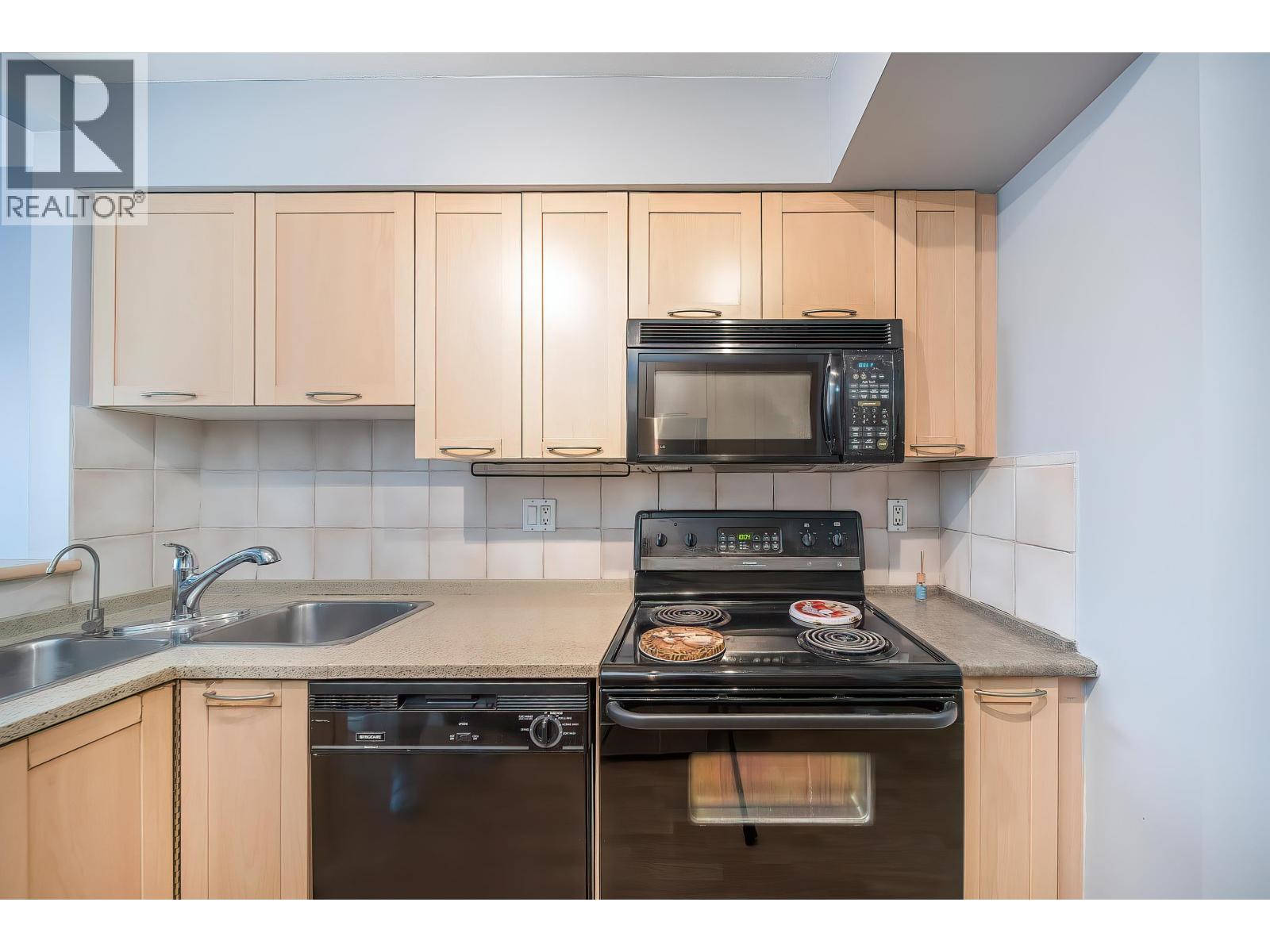 312 1503 W 65th Avenue, Vancouver, British Columbia  V6P 6Y8 - Photo 7 - R3053325