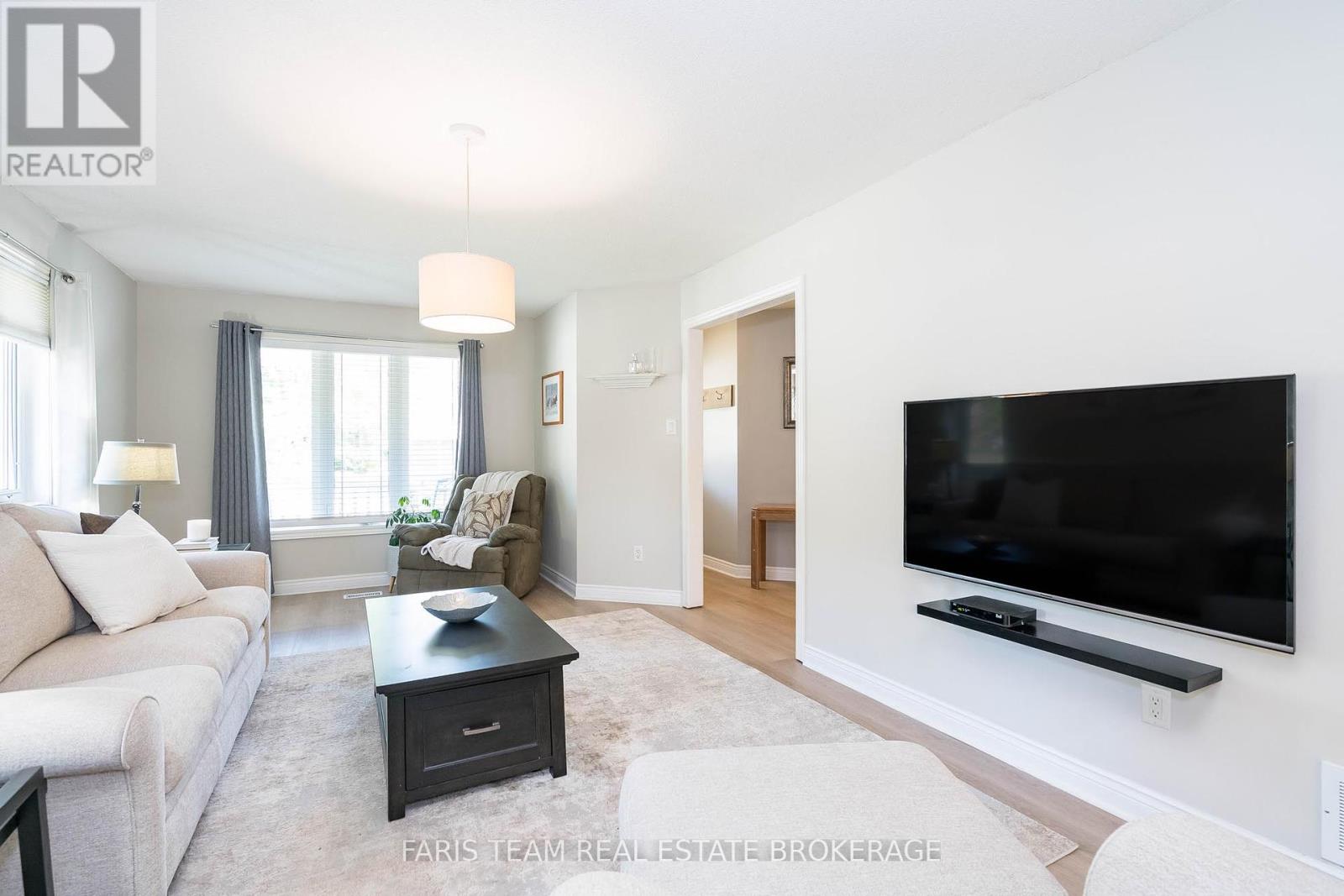 2 Forest Edge Crescent, East Gwillimbury, Ontario  L9N 1R8 - Photo 14 - N12438582