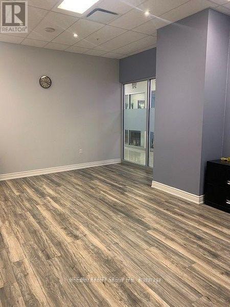 213 - 7163 Yonge Street, Markham, Ontario  L3T 0G6 - Photo 3 - N12438587
