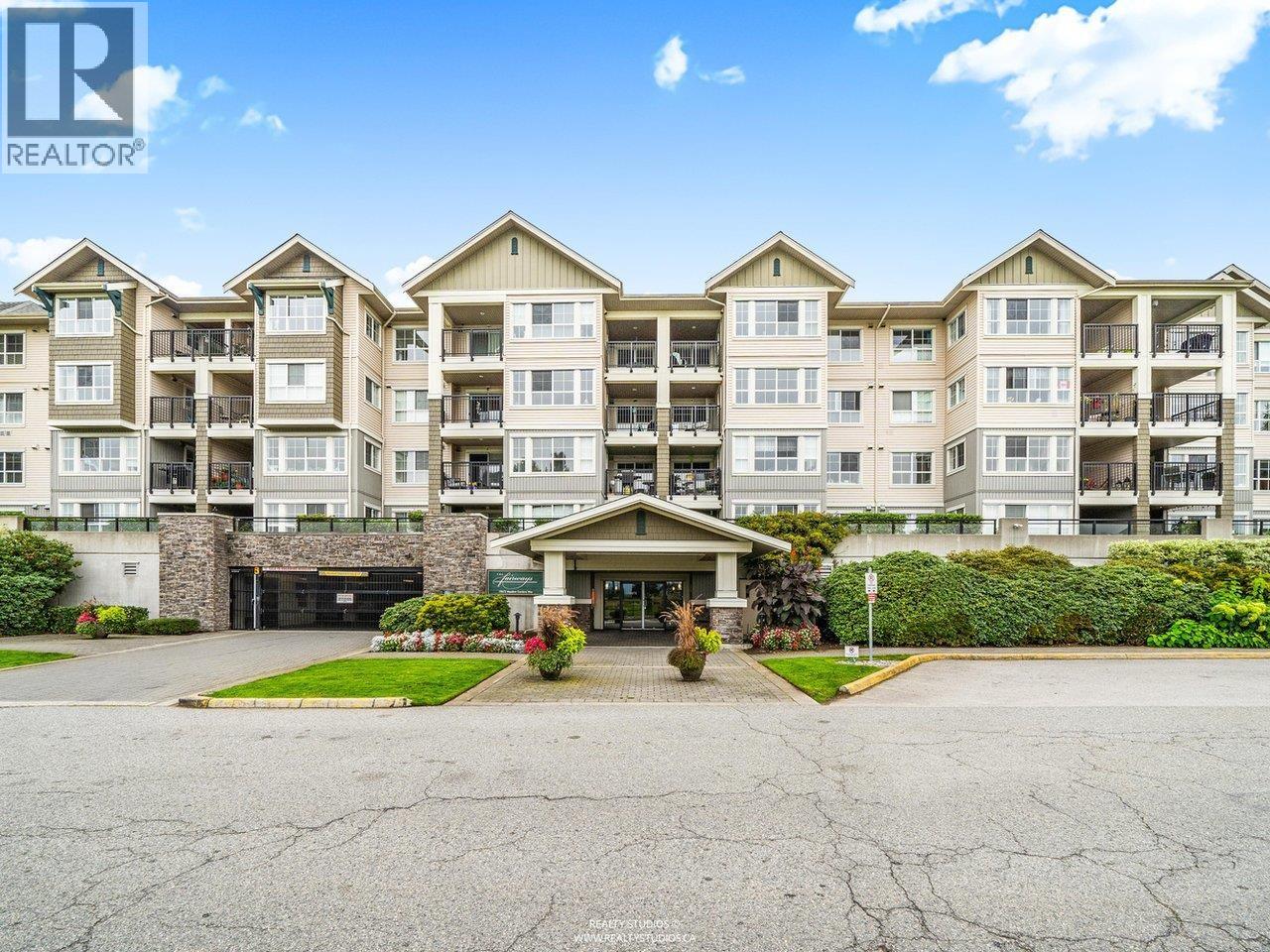 225 19673 Meadow Gardens Way, Pitt Meadows, British Columbia  V3Y 0A1 - Photo 1 - R3054147