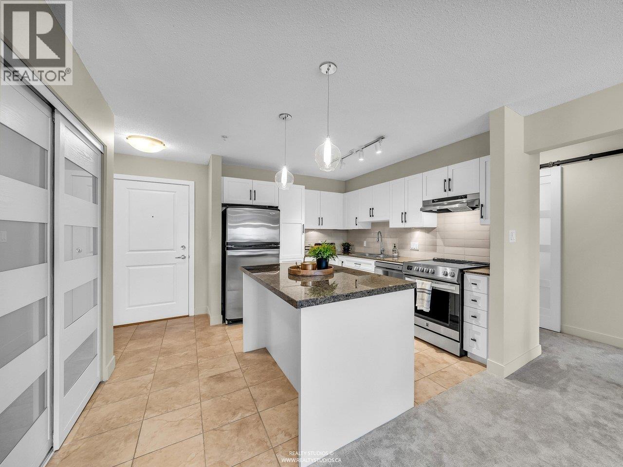 225 19673 Meadow Gardens Way, Pitt Meadows, British Columbia  V3Y 0A1 - Photo 4 - R3054147