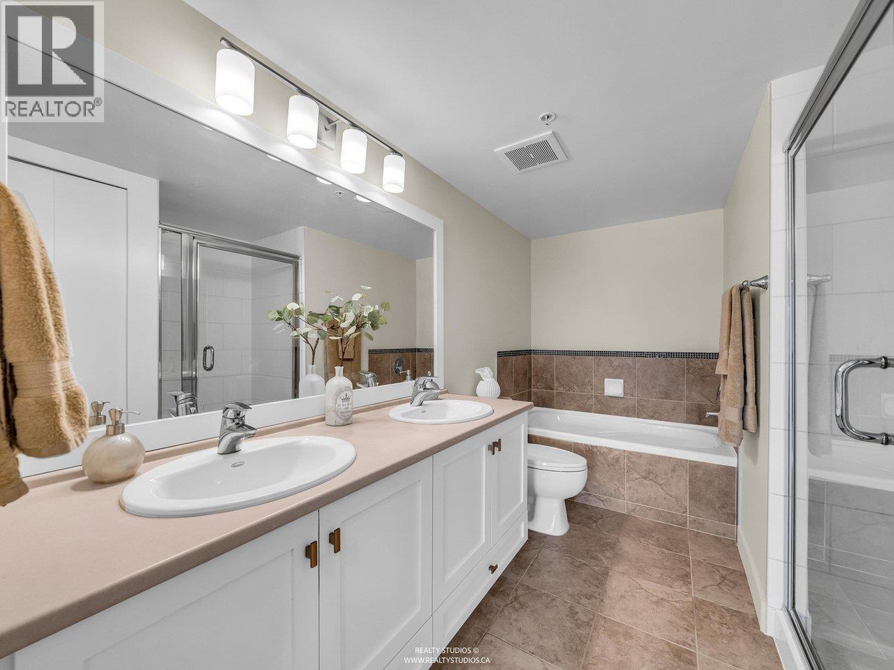 225 19673 Meadow Gardens Way, Pitt Meadows, British Columbia  V3Y 0A1 - Photo 19 - R3054147