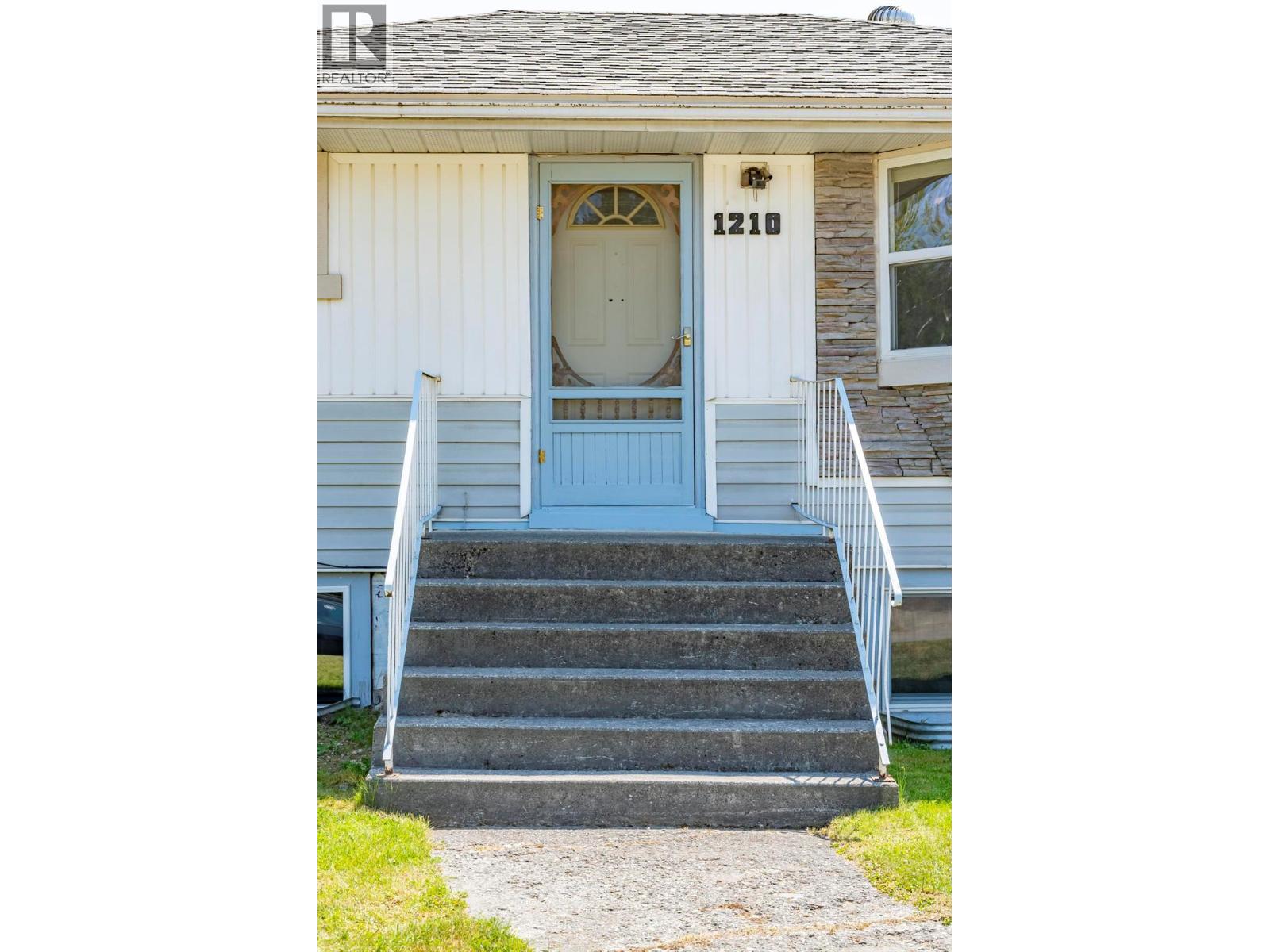 1210 12th Street S, Golden, British Columbia  V0A 1H0 - Photo 5 - 10351340