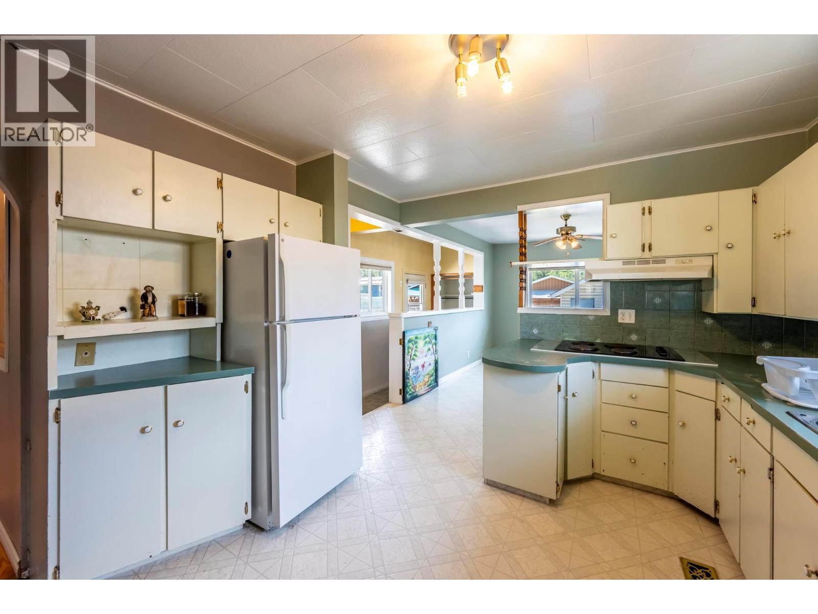 1210 12th Street S, Golden, British Columbia  V0A 1H0 - Photo 6 - 10351340