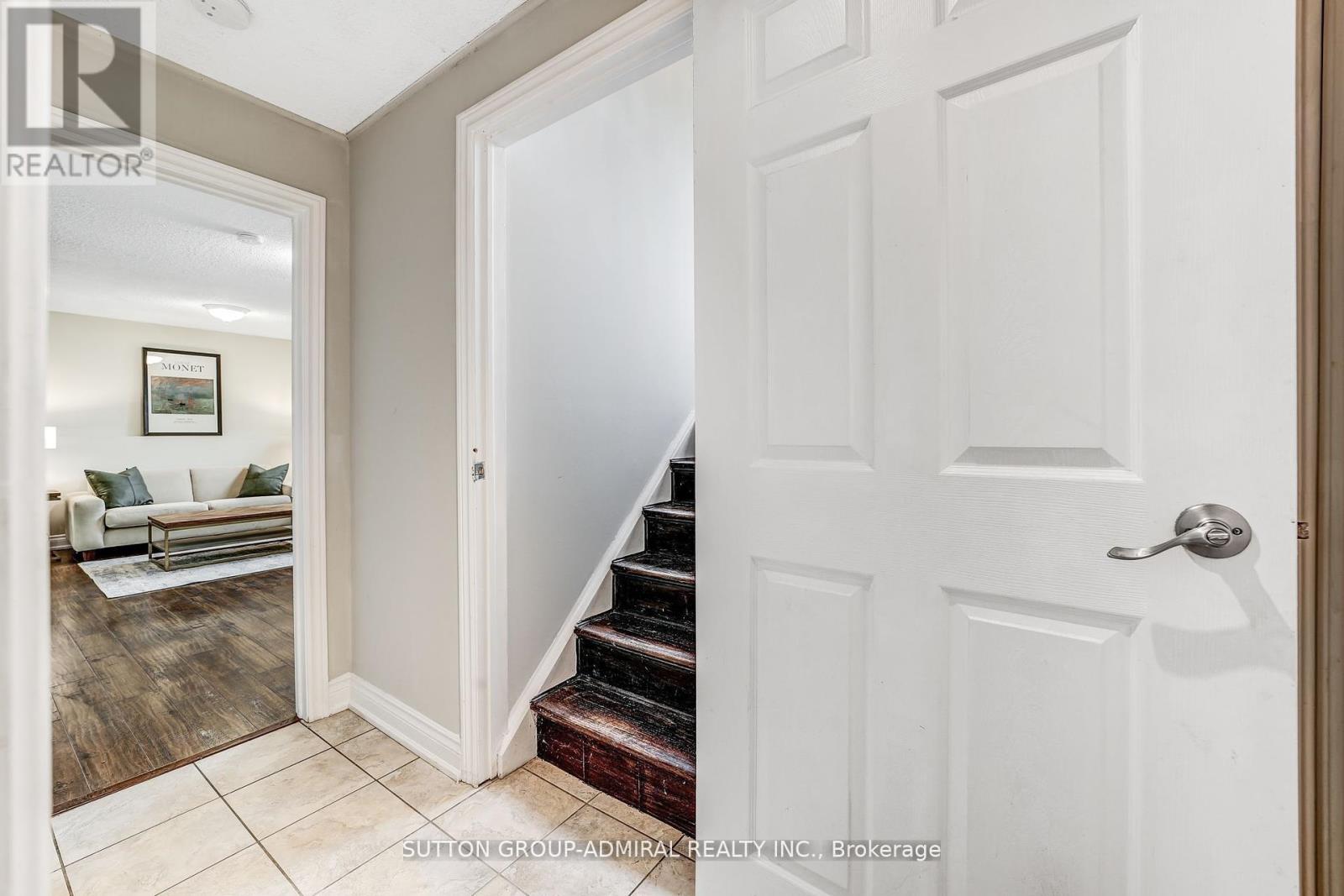 14 Chippawa Court, Barrie, Ontario  L4M 5N8 - Photo 7 - S12432576