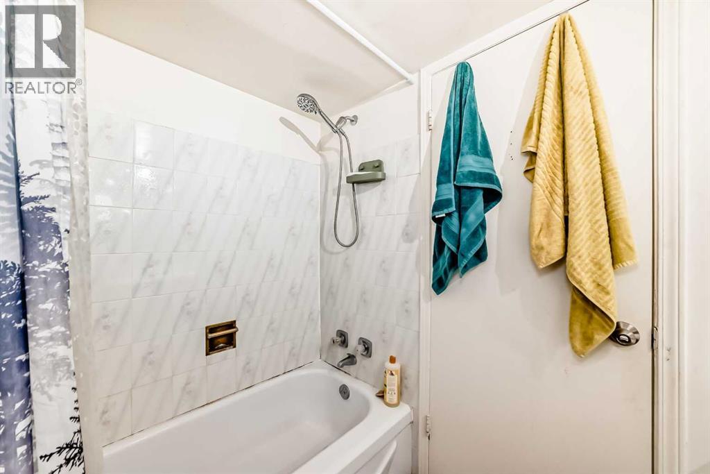 7508 36 Avenue Nw, Calgary, Alberta  t3b 1v3 - Photo 35 - A2261361