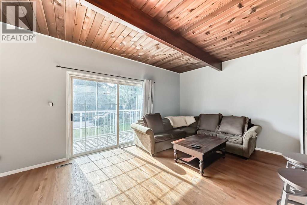 7508 36 Avenue Nw, Calgary, Alberta  t3b 1v3 - Photo 9 - A2261361